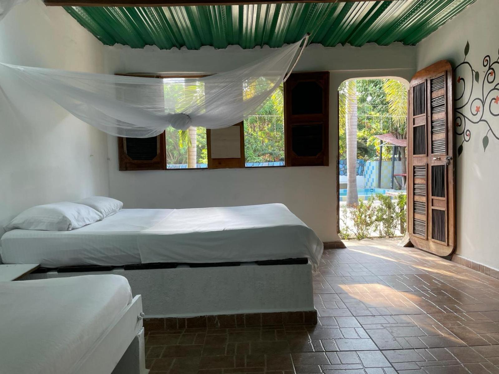 Hostal Luz De Luna Palomino Zewnętrze zdjęcie
