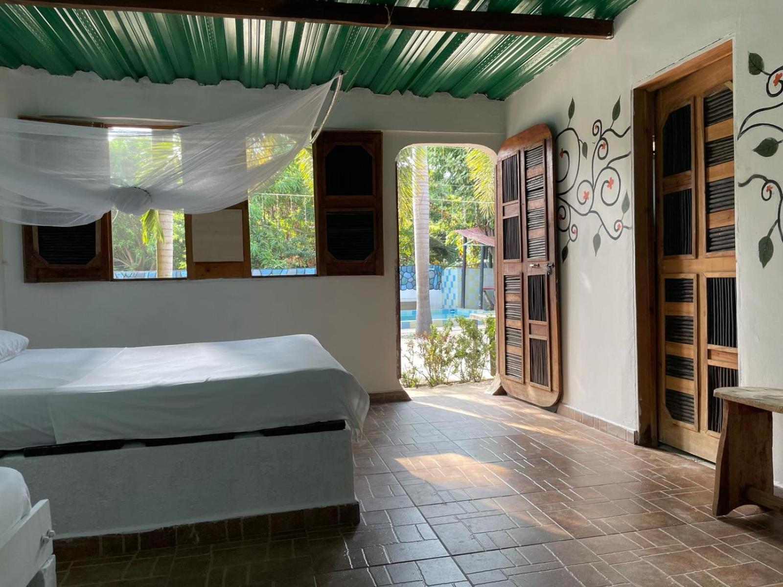 Hostal Luz De Luna Palomino Zewnętrze zdjęcie