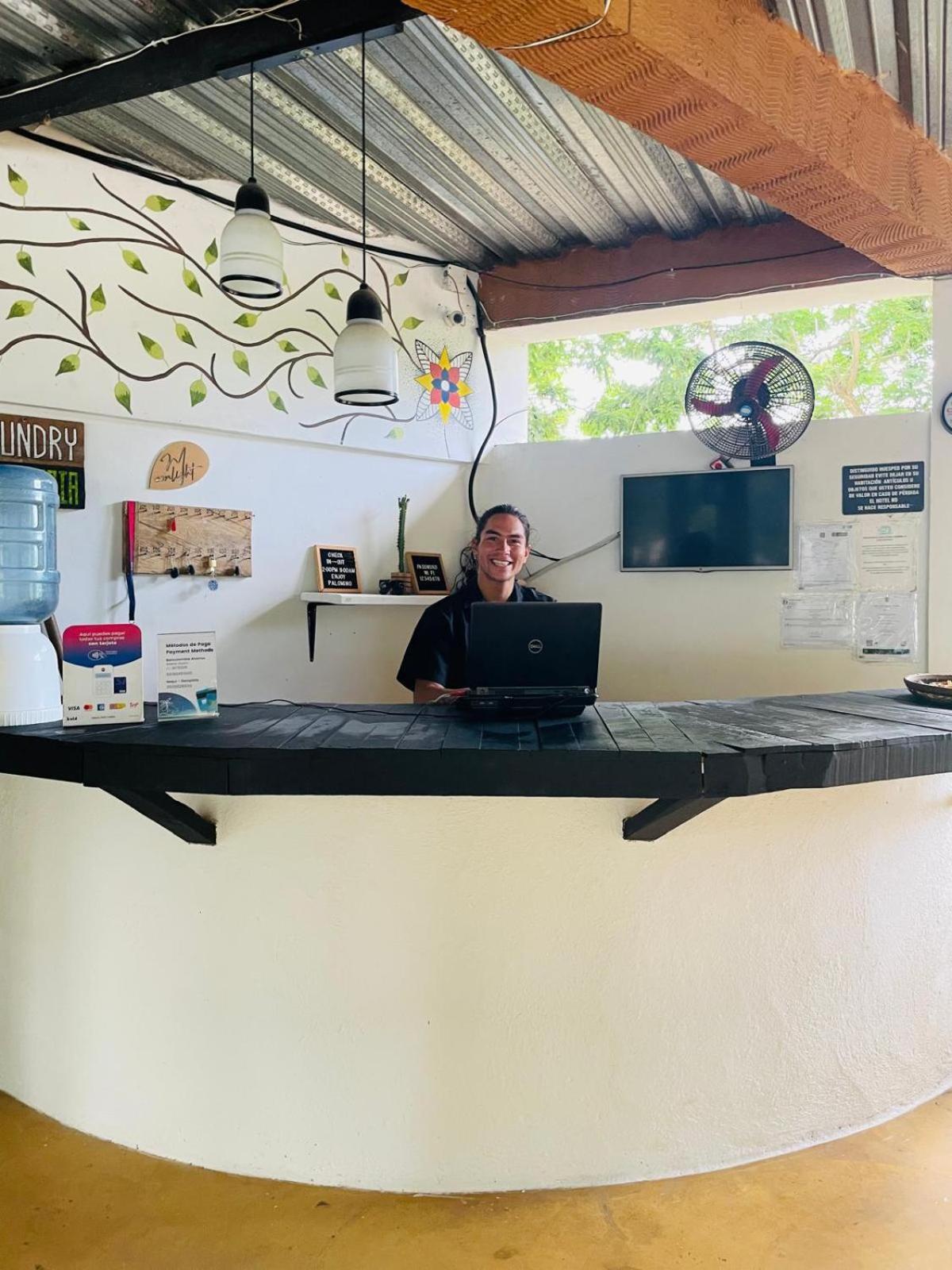 Hostal Luz De Luna Palomino Zewnętrze zdjęcie